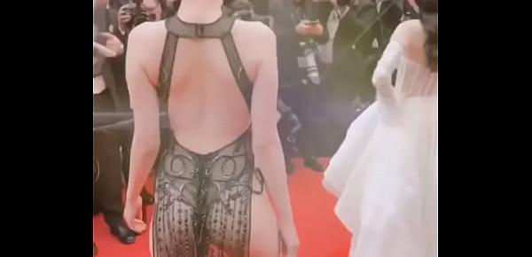  Ngọc Trinh khoe vòng 3 sexy tại Cannes